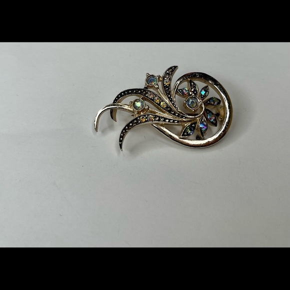 Vintage Estate Blue Flower Swirl Metal Rhinestone Brooch Statement Art To Wear - Picture 1 of 3